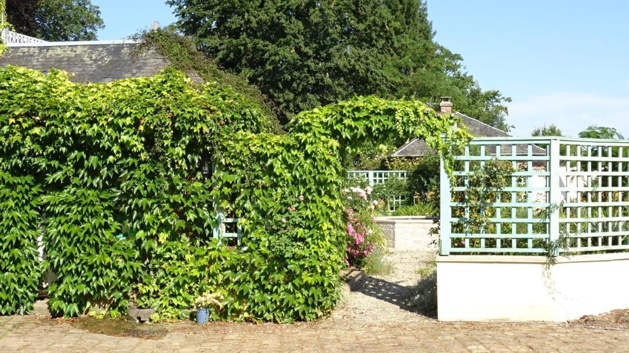Appartement Le Glycine a Manoir Sainte Cecile à Juvigny-Val-d'Andaine Extérieur photo